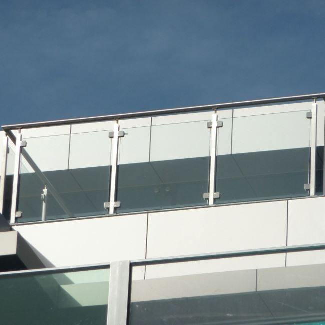 glass-railing-balcony-glass-railing-polish-stainless (1) glass-railing-balcony-glass-railing-polish-stainless (1)